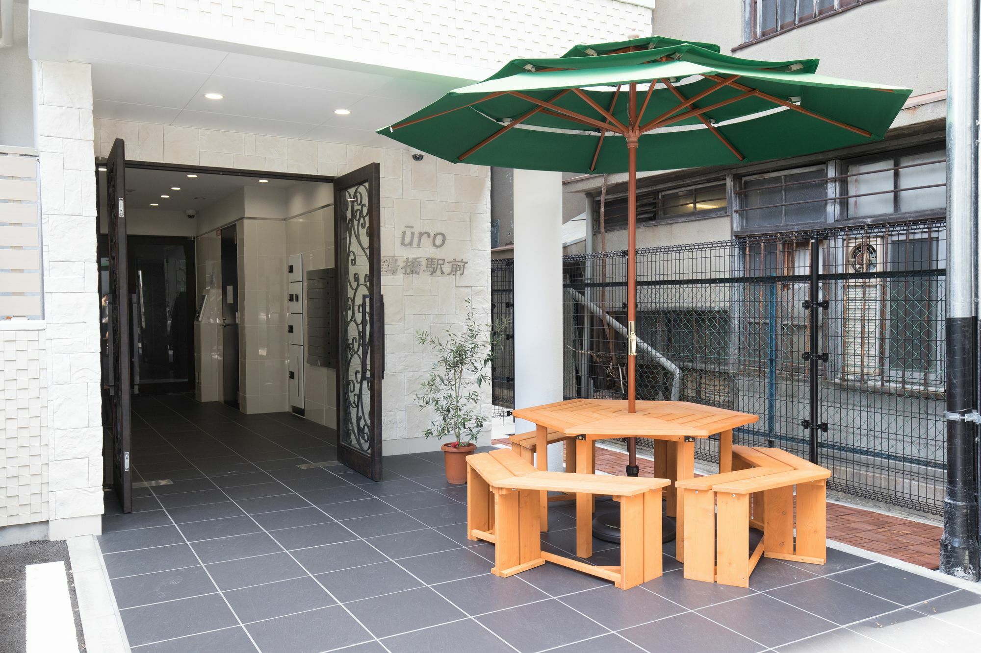 Uro Apartment Осака Екстериор снимка